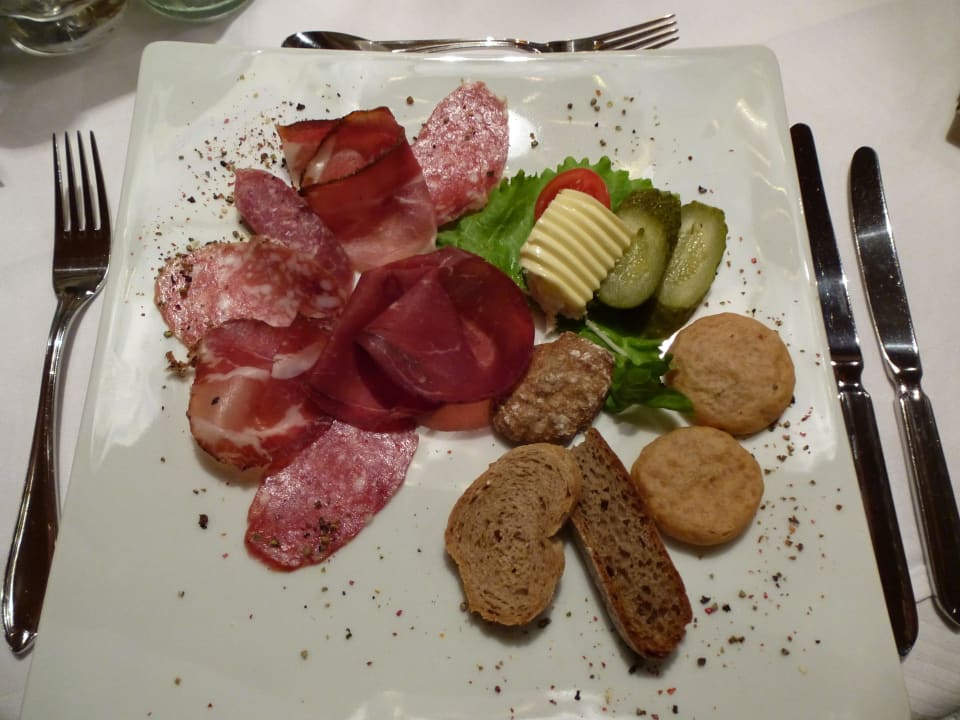 Typisch südtiroler Vorspeise  Alpenhof Lodge Passeiertal