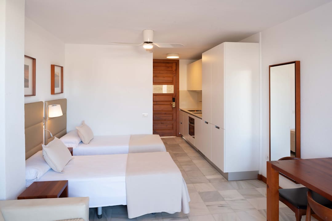 Zimmer Parque Santiago III Official