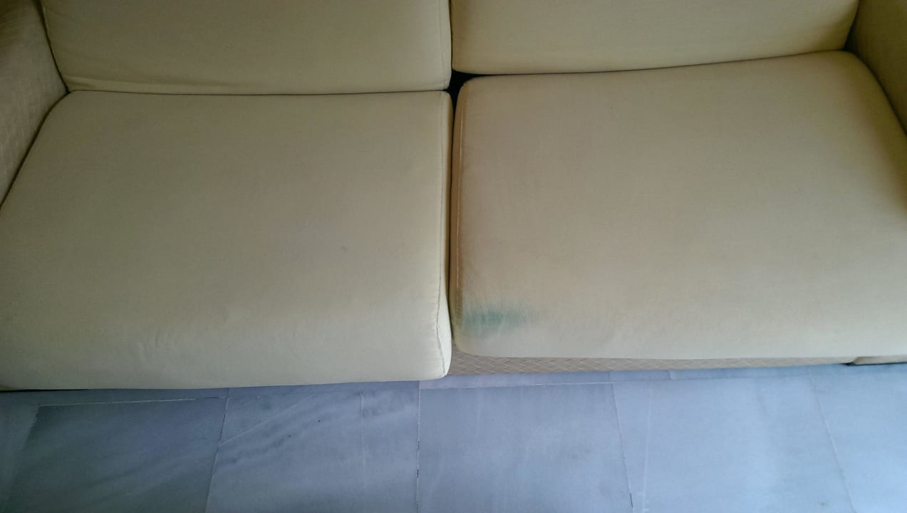 Flecken auf der Couch Iberostar Waves Málaga Playa