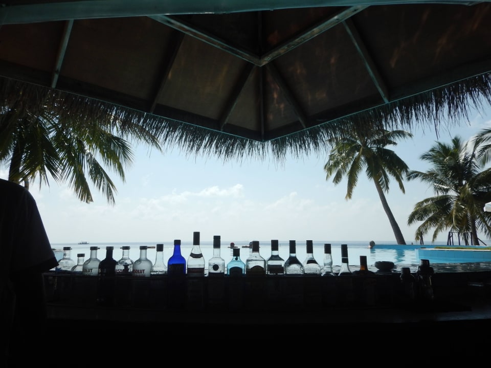 Sunsetbar - Blick zum Pool Filitheyo Island Resort