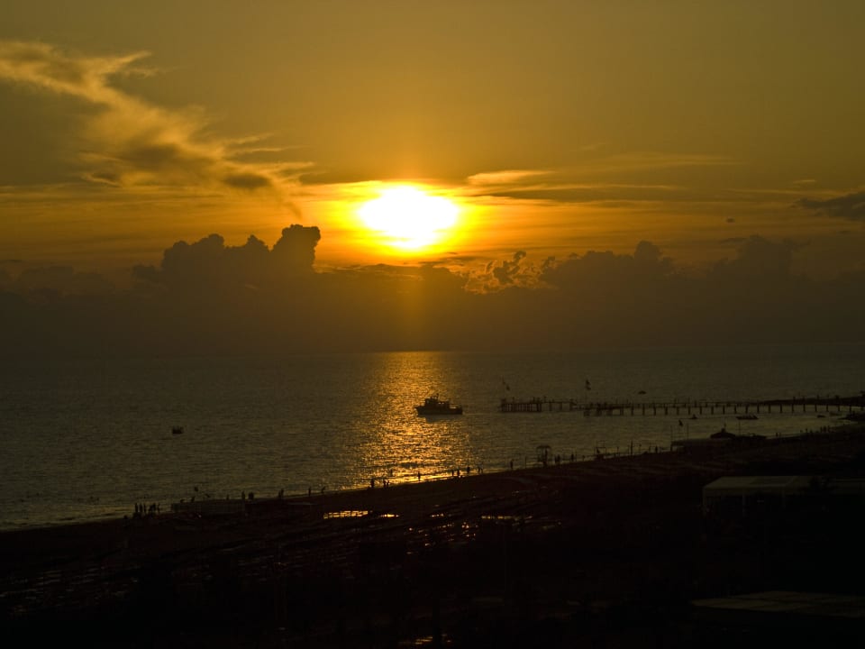 Sonnenuntergang VONRESORT Golden Coast