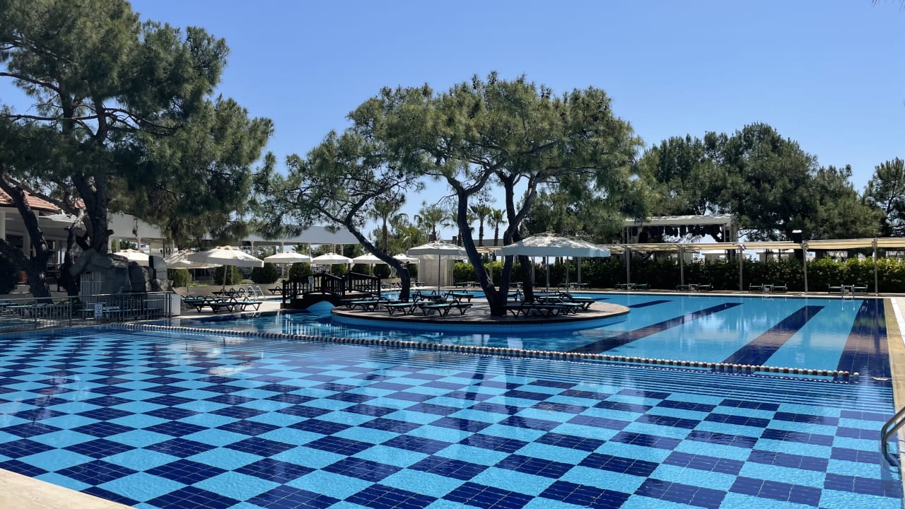 Pool Crystal Prestige Pearl Collection