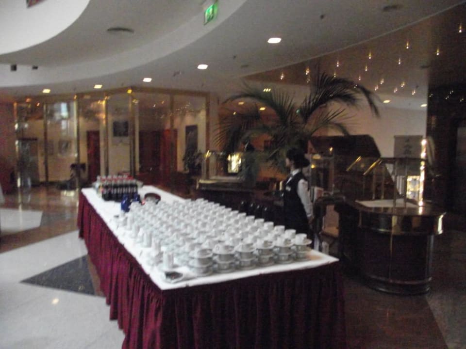 In der Eingangshalle Maritim Airport Hotel Hannover