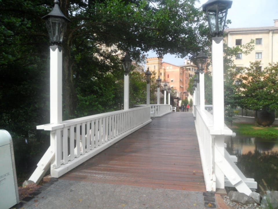 Zugang zum "Colosseo" Hotel Bell Rock Europa-Park