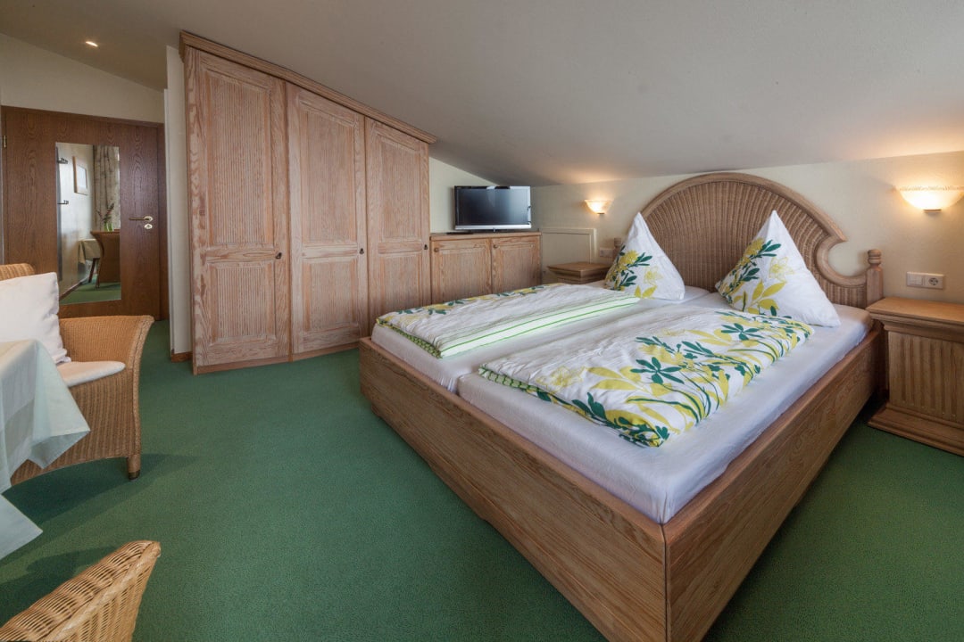 Zimmer oben  Weinberghof