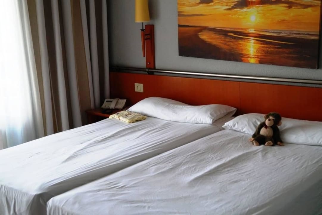 Bild hing 3 Wochen schief Bull Escorial & Spa