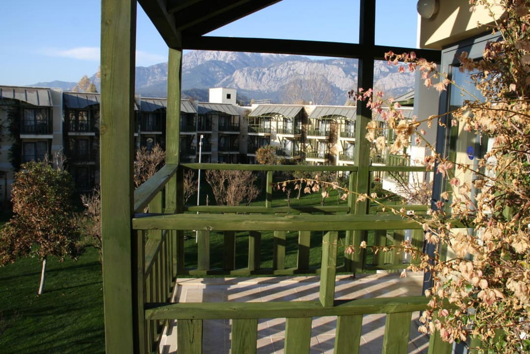 Ausblick vom 4353 nach rechts auf die Berge Limak Limra Hotel & Resort