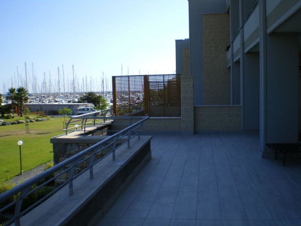 Terrasse des Hotelzimmers Aregai Marina Hotel & Residence