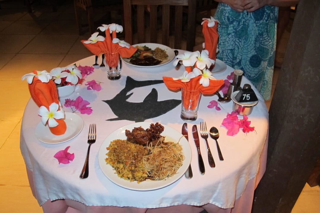 Unser Abschied Embudu Village