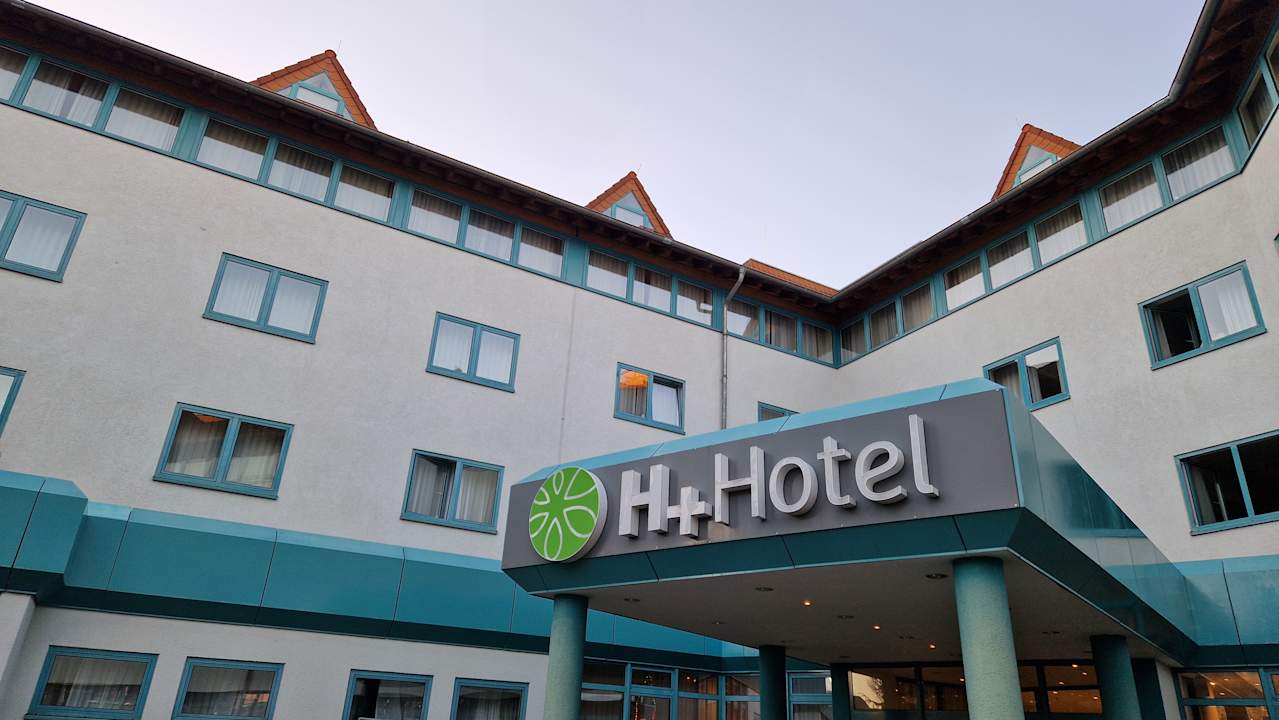 Außenansicht H+ Hotel Stuttgart Herrenberg