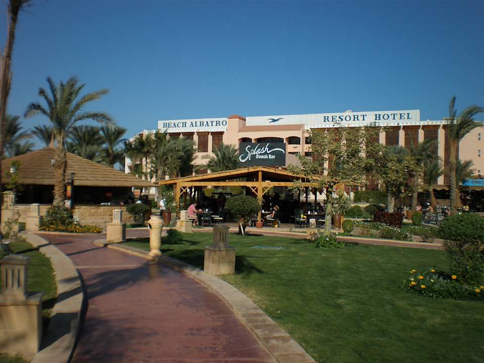 Blick auf das Schwesterhotel Pickalbatros Palace Resort
