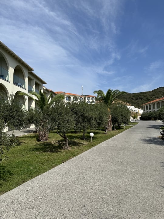 Außenansicht Akrathos Beach Hotel