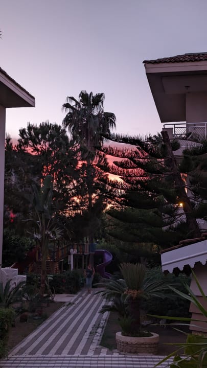 Gartenanlage Seaden Corolla Hotel