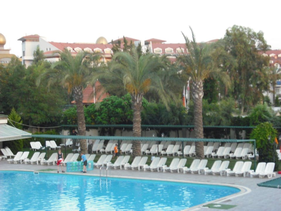 Die wunderschöne Poolanlage Side Breeze Hotel