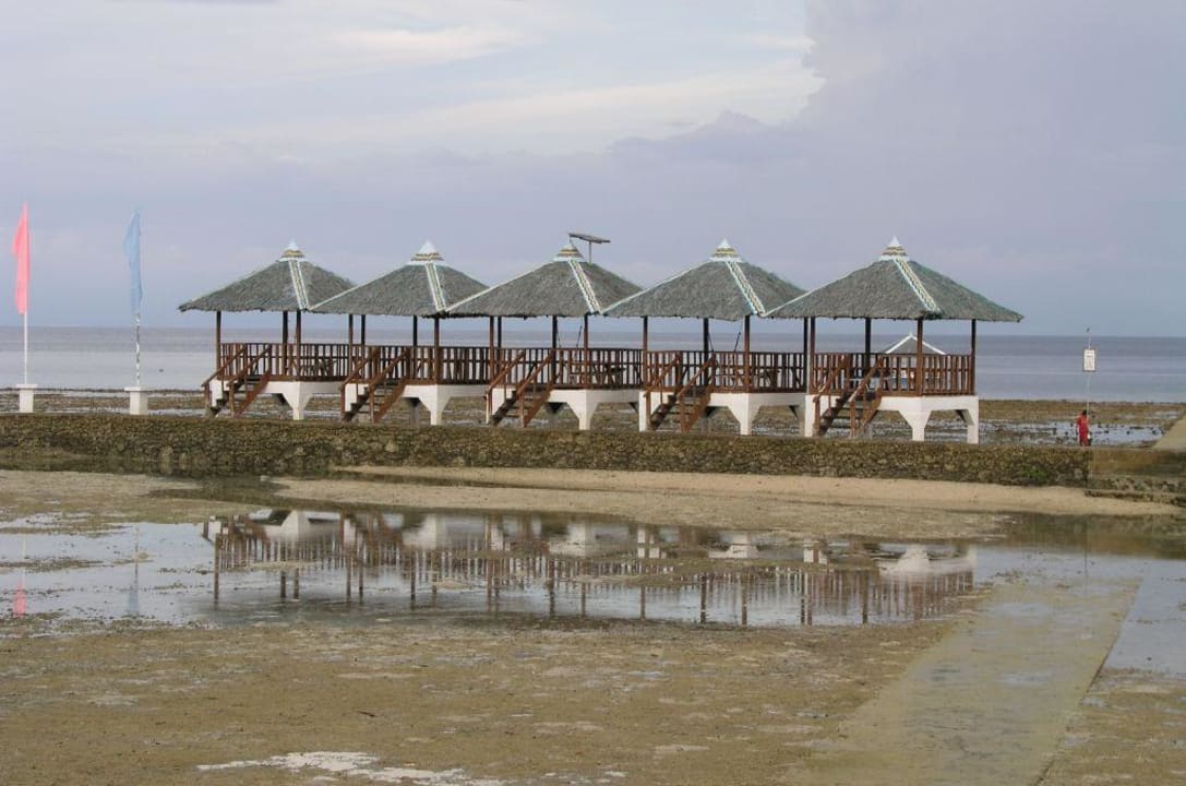 Strandhäuschen bei Ebbe Hotel Whispering Palms Island Resort