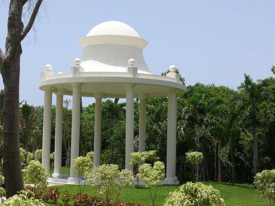 Eine von zwei Hochzeitskapellen Grand Palladium Select White Sand Resort & Spa