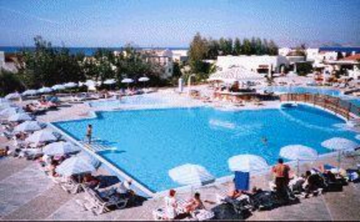 Ein weiterer Pool Neptune Luxury Resort