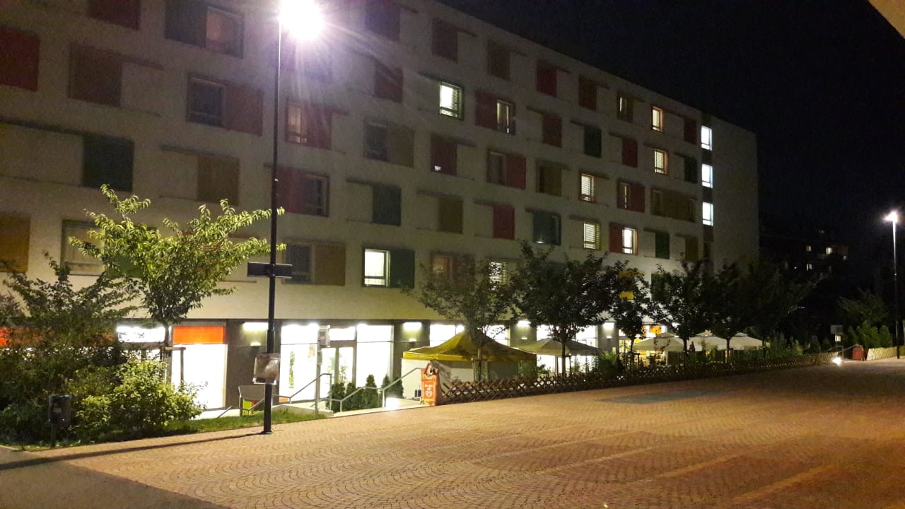 Von Hinten  JUFA Hotel Wien City