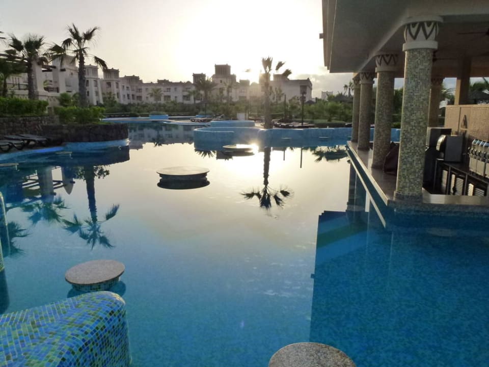 Die Bar im Pool, die muss man nicht haben Hotel Riu Touareg