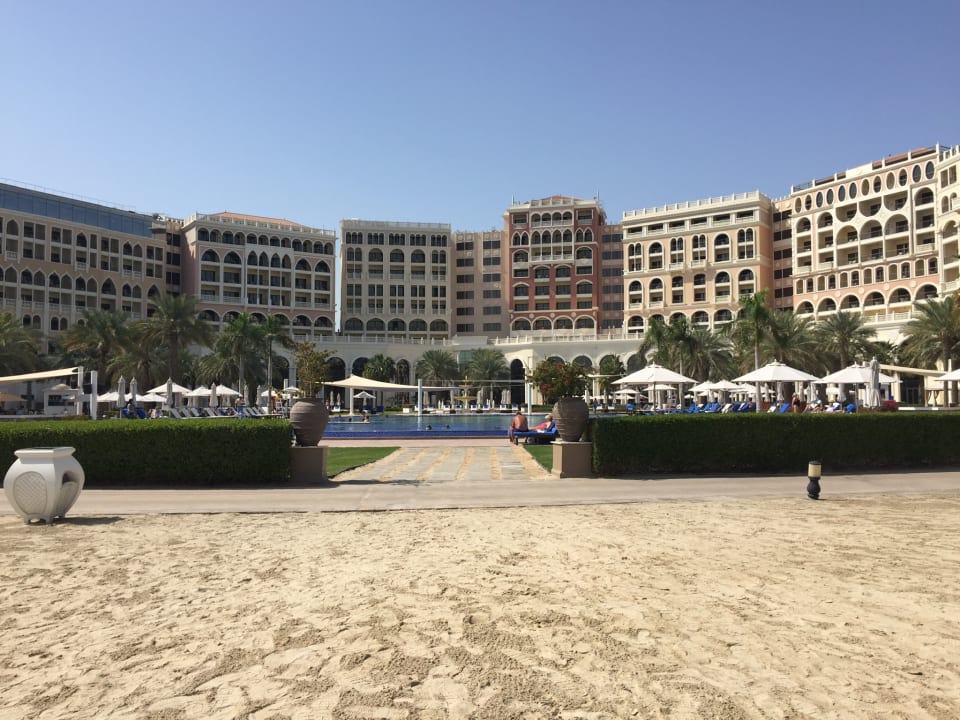Außenansicht The Ritz-Carlton Abu Dhabi Grand Canal