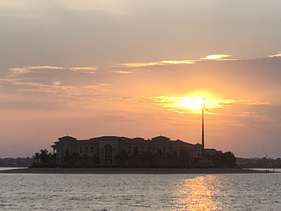 Strand Anantara The Palm Dubai Resort