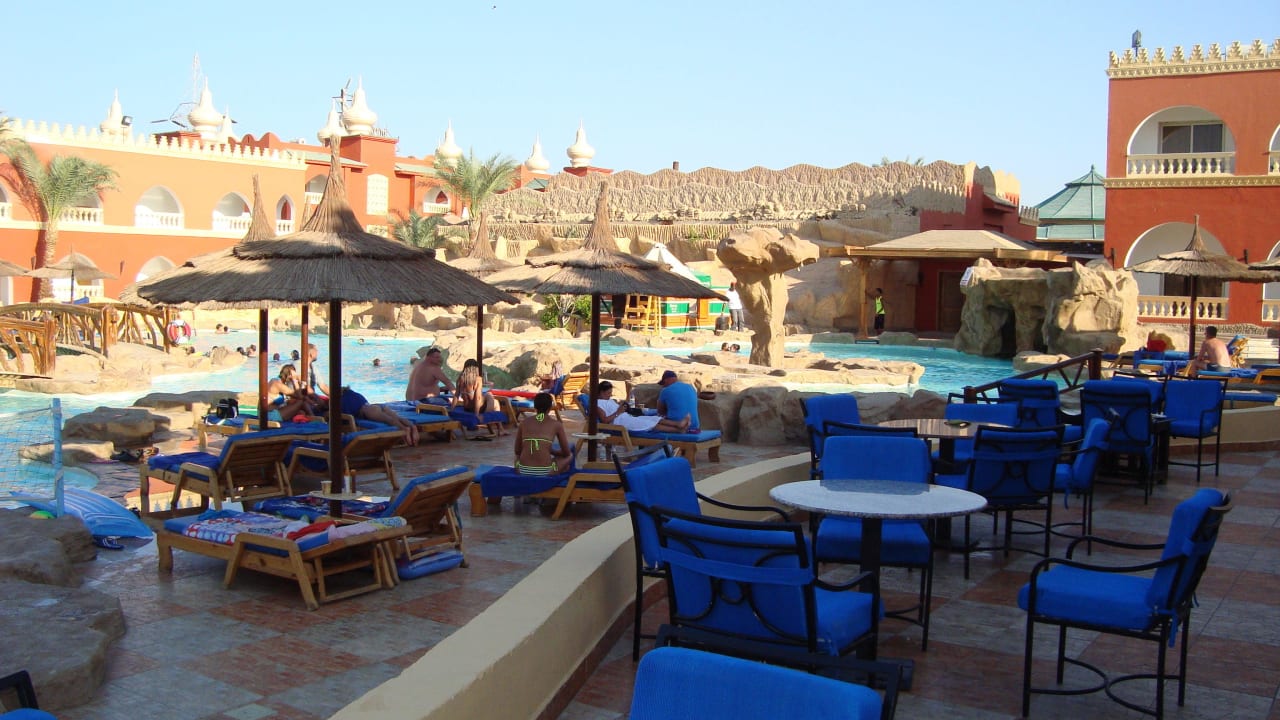 Basen główny  Pickalbatros Alf Leila Wa Leila Resort - Neverland Hurghada