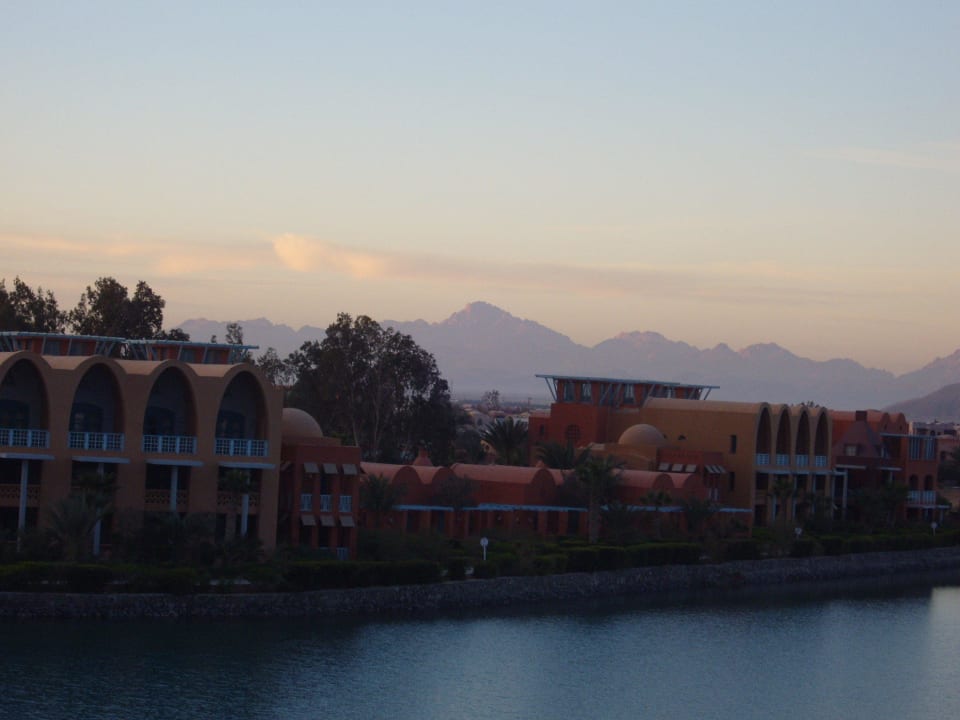 Zum gegenüberliegendem Sheraton-Resort ! Hotel Three Corners Ocean View prestige - Adults only