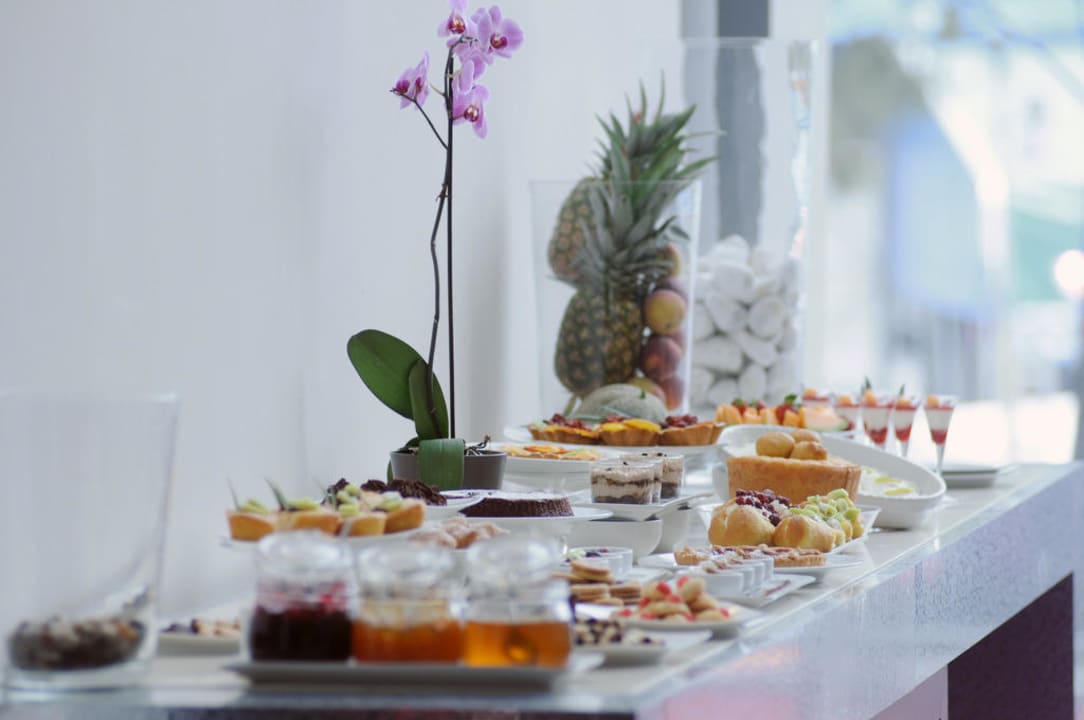 Breakfast Hotel Holiday Inn Nola - Naples Vulcano Buono