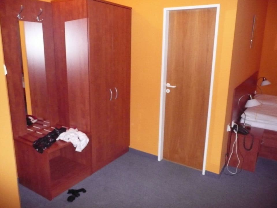 Šatní skříň Hotel U Vlasskeho Dvora