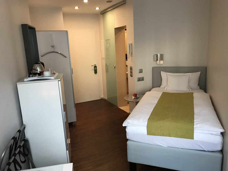 "Blick auf Tür" Design Hotel Zollamt (Kaiserslautern) • HolidayCheck