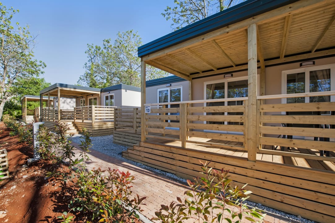 Außenansicht Mobile Homes Mediteran kamp in Camping Puntica