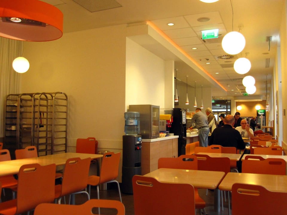 Frühstücksraum im EG ibis budget Hotel Kraków Stare Miasto
