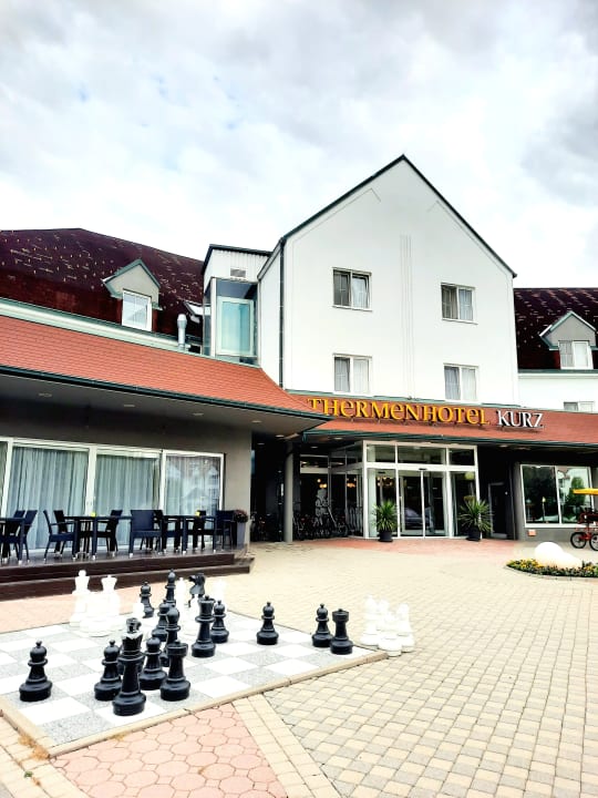 Außenansicht Thermenhotel Kurz