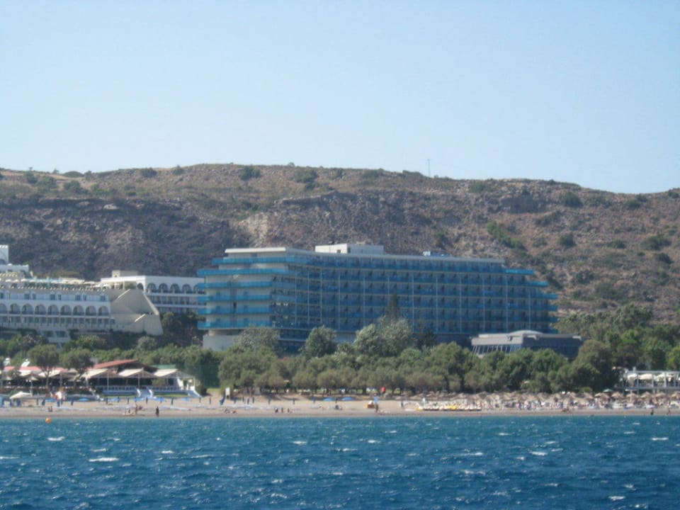 Vue de l'hotel en bateau Hotel Calypso Beach