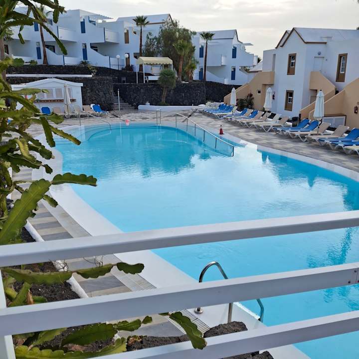 Pool Apartamentos LIVVO Morromar