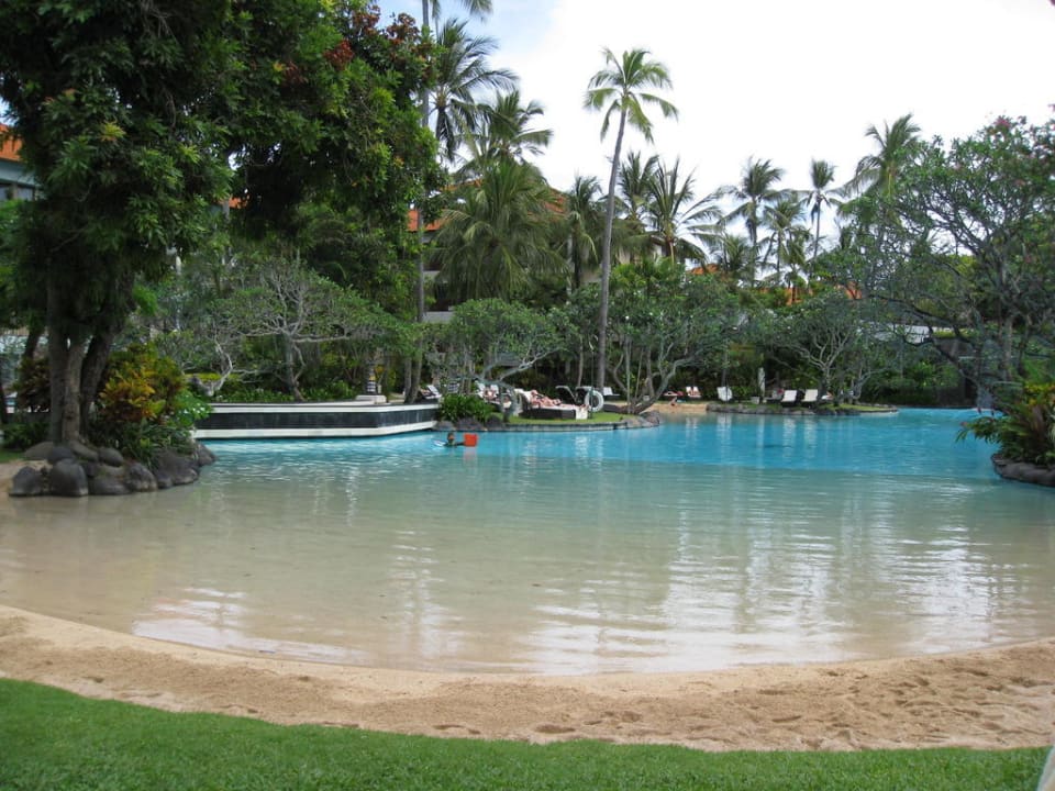 Eine der Lagunen The Laguna A Luxury Collection Resort & Spa