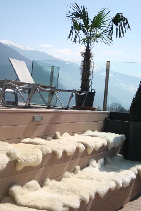 Pool Terrasse im obersten Stock Mia Alpina . Zillertal Family Retreat