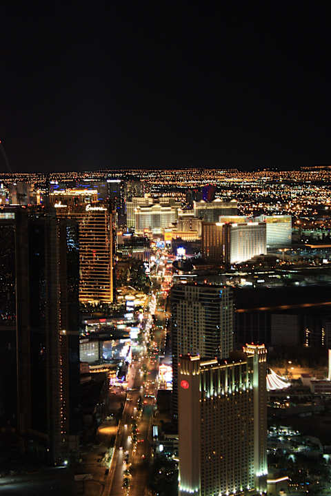 Las Vegas bei Nacht - Blick vom Tower The STRAT Hotel, Casino and SkyPod