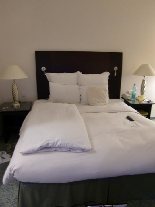 Bett Lindner Hotel Cologne City Plaza, part of JdV by Hyatt