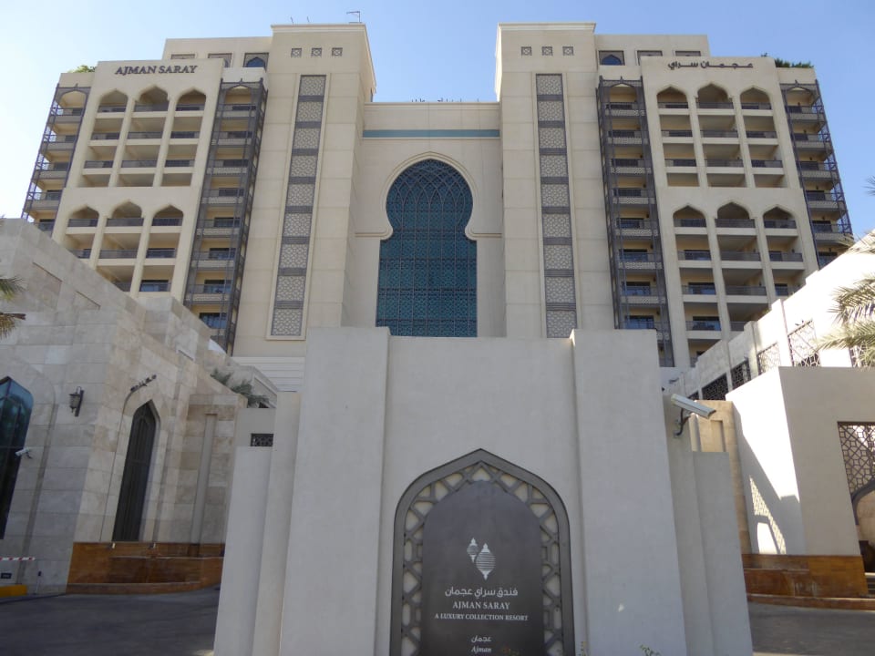 Einfahrt Ajman Saray, a Luxury Collection Resort