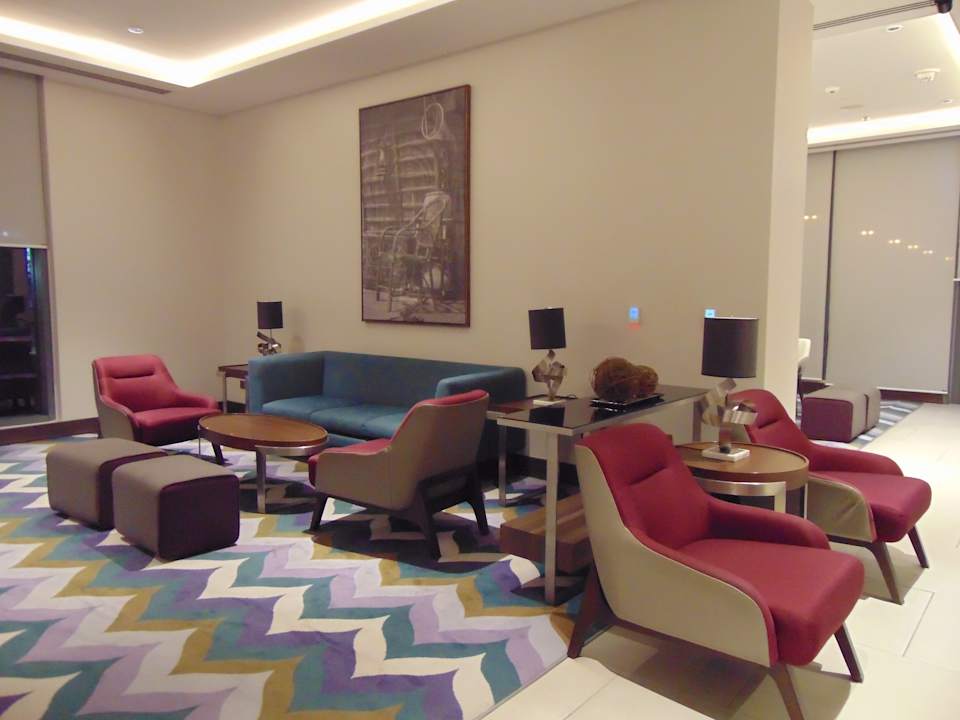 Lobby Hampton By Hilton Dubai Airport