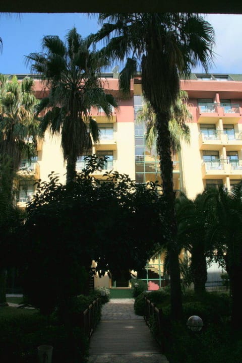 Gartenanlage Hotel Meryan