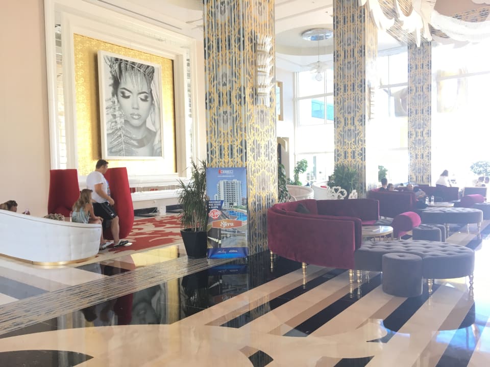 Lobby Azura Deluxe Resort & Spa Hotel