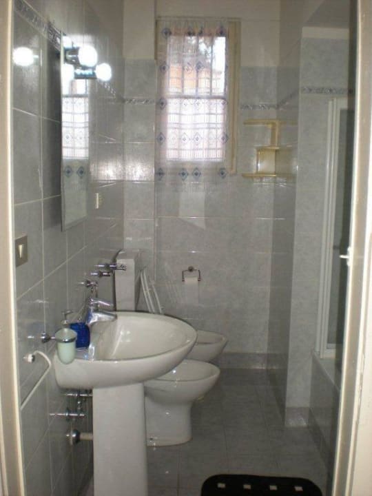 Second bath B&B Bologna Old Town