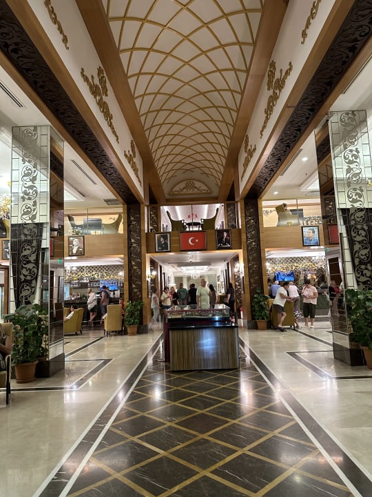 Lobby Alba Resort Hotel