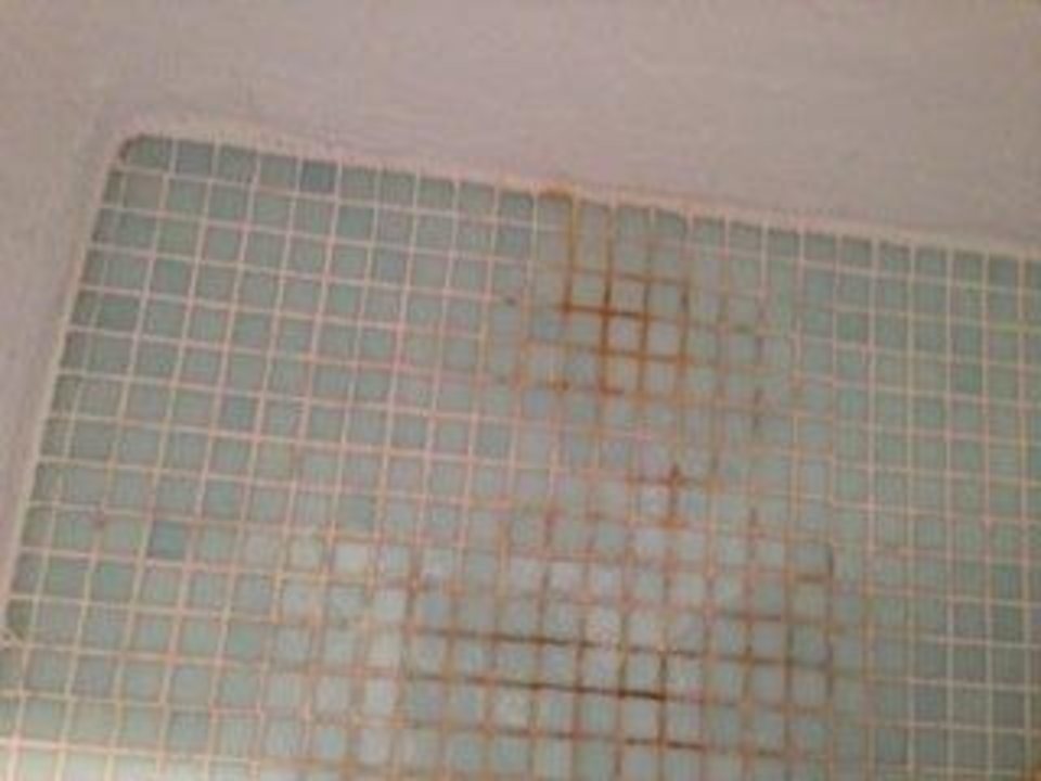 Schimmel in der Dusche Som Suret Hotel