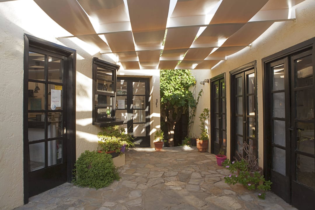 Reception Sundance Apartments & Suites