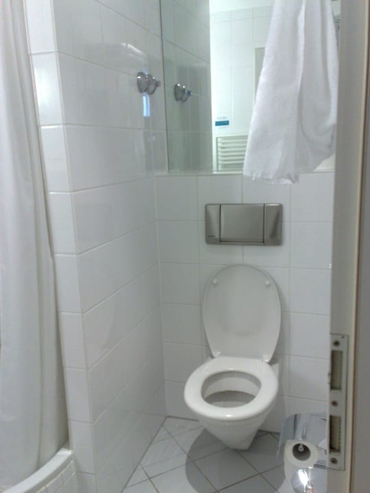 Da ist das Bad auch schon zu Ende AMERON Berlin ABION Spreebogen Waterside