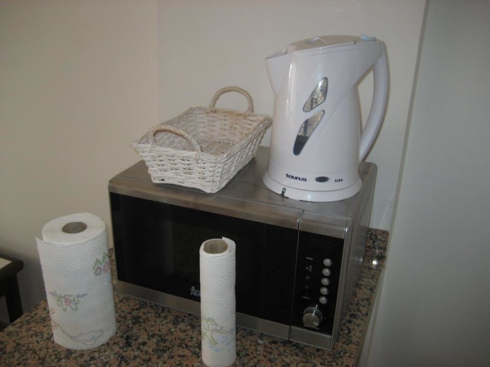 Wasserkocher und Miktrowelle Hotel San Nicolas