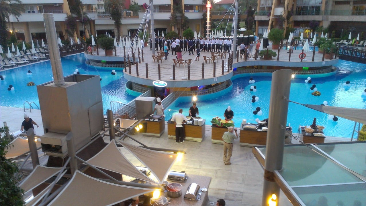 Themenabend " schwarz / weiß " Alaiye Resort & Spa